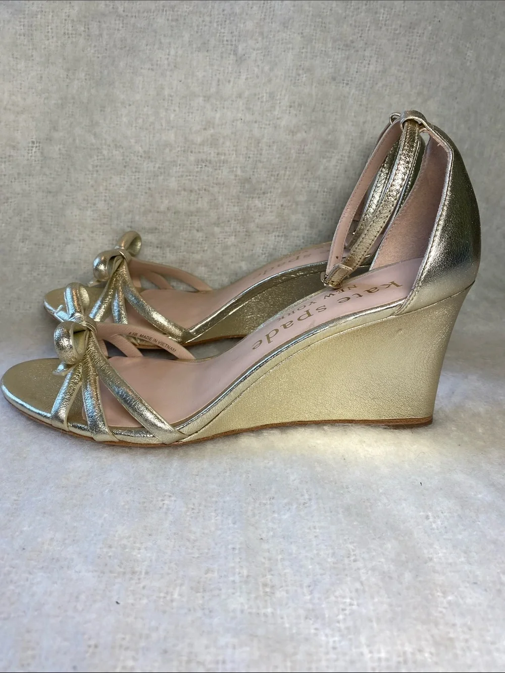 kate spade Metallic Gold Bow Ankle-Strap Heels Size 9.5
